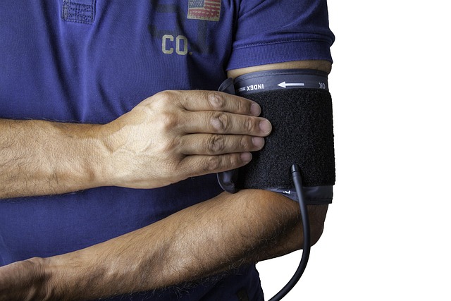 blood pressure monitor 1749577 640